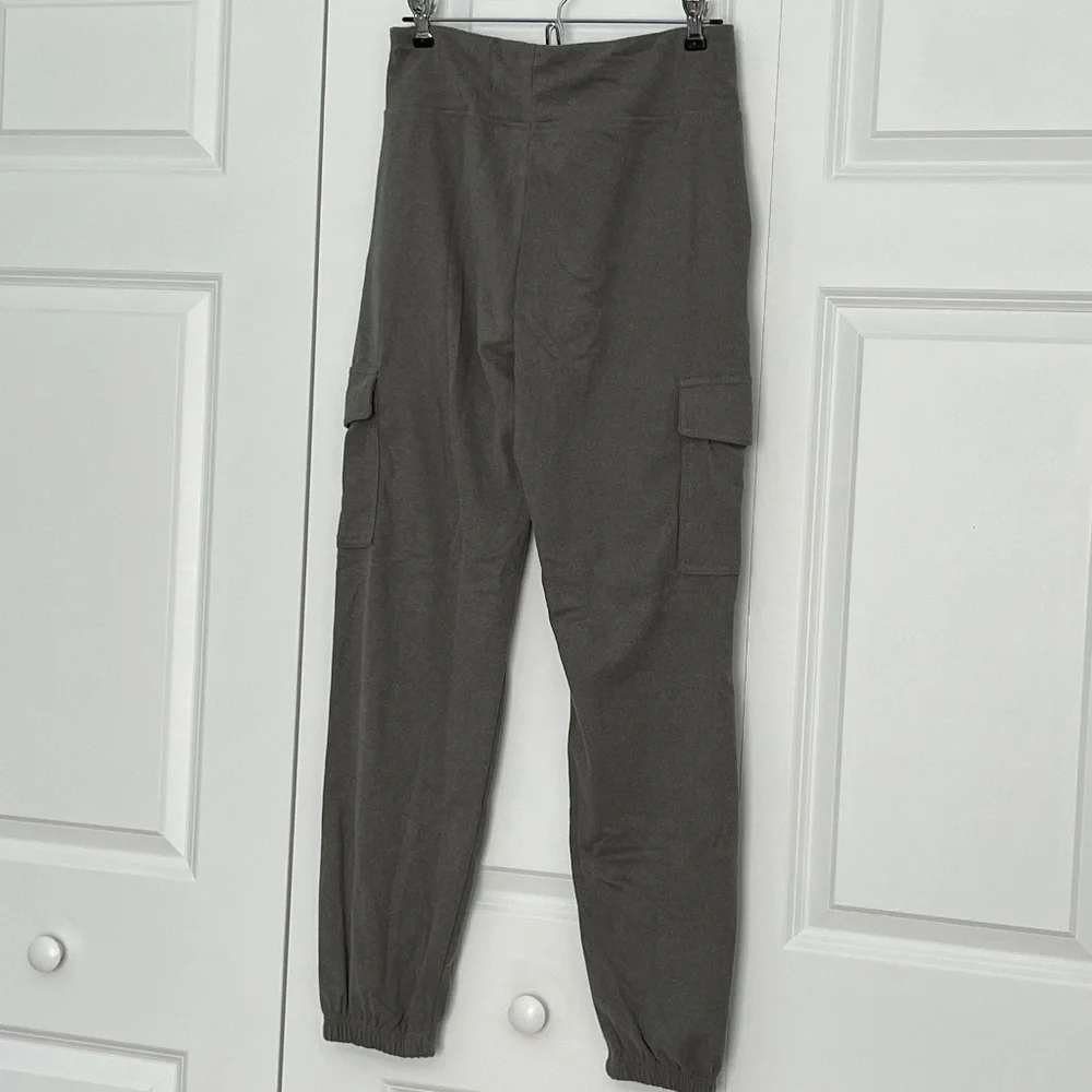 Women's cargo jogger pants medium by New Day soft comfy fit - Picture 1 of 7